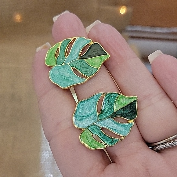 Zara Jewelry - Monstera Statement Earrings